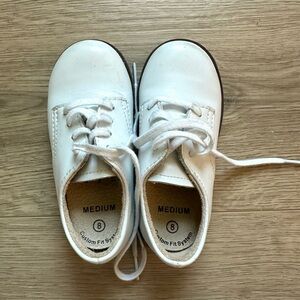 Footnotes, white, size 8
